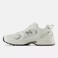 TENIS NEW BALANCE 530 BRANCO OFF/MARROM CLARO