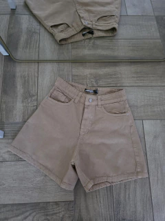 Short Mom Mer en internet