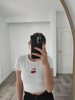 Remera Cherries