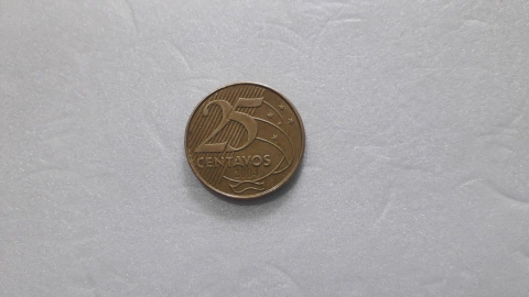 Moeda de 25 Centavos de 2004 Aço Banhado de Bronze Cunho Quebrado ou Sobra de Metal VR 02