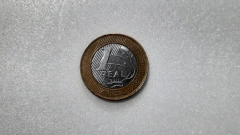 Moeda de 1 Real de 2011 Anel Aço Inox Banhado de Bronze com Miolo de Aço Inox Letra AL de Real Duplicada SM 13