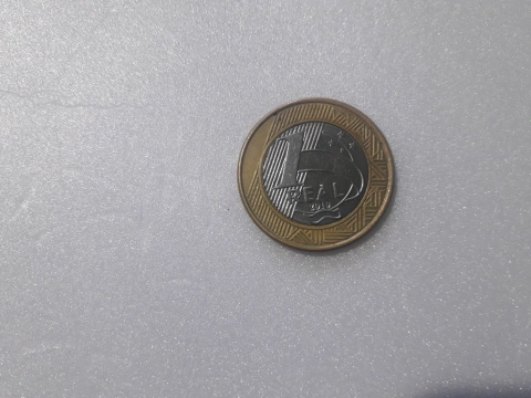 Moeda de 1 Real de 2010 Núcleo Aço Inox e Anel Aço Inox Banhado de Bronze Ausência de 1 Estrela no Reverso Catalogada HE 6