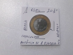 Moeda de 1 Real de 2010 Núcleo Aço Inox e Anel Aço Inox Banhado de Bronze Ausência de 1 Estrela no Reverso Catalogada HE 6 na internet