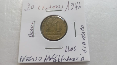 Moeda de 20 Centavos de 1946 Bronze Alumínio Reverso Inclinado à Esquerda LL 05