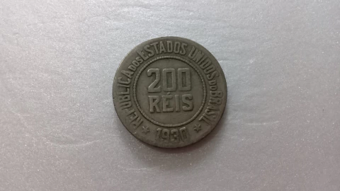 Moeda de 200 Réis de 1930 Cuproníquel CNI 69