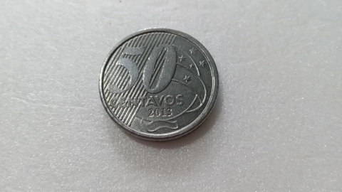 Moeda de 50 Centavos de 2013 Aço Inox com Brasil Duplo Catalogada JA 36