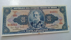 Cédula de 20 Cruzeiros de 1961 C 022 Serie 518ª Nº 010761 Chancelas Carlos A. Carrilho e Clemente Mariani 2 pequenas Manchas FE