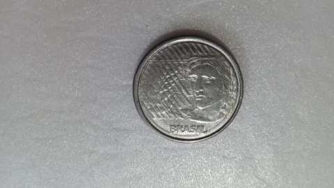 Moeda de 5 Centavos de 1997 Aço Inox com Traços em Alto-Relevo no Verso Catalogada ZC16