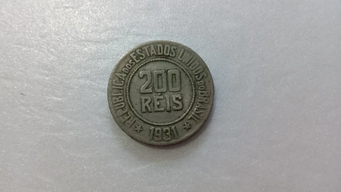 Moeda de 200 Réis de 1931 Cuproníquel CNI 74
