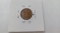 Moeda de 1 Centavo de 2001 Aço Banhado de Cobre Com a Palavra CABRAL DUPLA Catalogada SM 03 - Mandrade Numismática