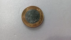 Moeda de 1 Real de 2022 Anel Aço Inox Banhado de Bronze e Núcleo Aço Inox Reverso Horizontal à Direita SL 09