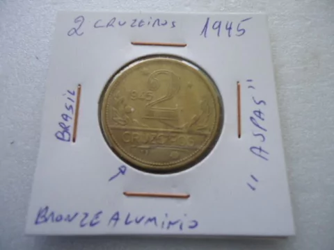 Moeda de 2 Cruzeiros de 1945 Bronze Alumínio com ASPAS " A12