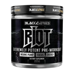 Pote do pré-treino RIOT da Black Series, com rótulo destacando "extremely potent pre-workout".