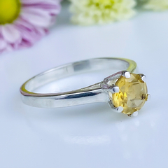 Anel de prata 925 com pedra natural citrino (A2362) na internet