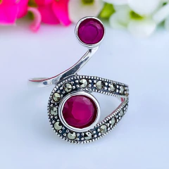 Anel de prata 925 com pedra natural ágata vermelha e marcassita (A2849)