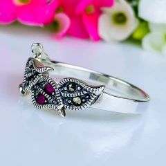 Anel de prata 925 com zircônias vermelhas e marcassitas (A2853) - PRATAdaPEDRA