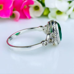 Anel de prata 925 com pedra natural ágata verde e marcassita (A2847) na internet