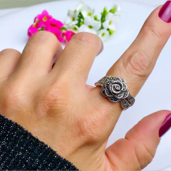 Imagem do Anel rosa de prata 925 com marcassitas (A2853)