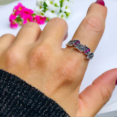 Anel de prata 925 com zircônias vermelhas e marcassitas (A2853)