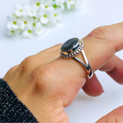 Anel de prata 925 com pedra natural labradorita (A2924) na internet