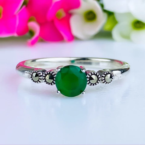 Anel de prata 925 com pedra natural ágata verde e marcassita (A2860)