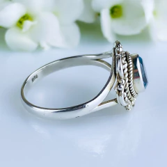 Anel de prata 925 com pedra natural topázio azul (A2881) na internet