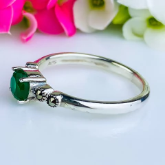 Anel de prata 925 com pedra natural ágata verde e marcassita (A2860) - loja online