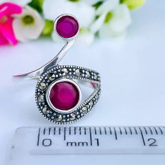 Imagem do Anel de prata 925 com pedra natural ágata vermelha e marcassita (A2849)