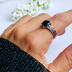 Anel de prata 925 com pedra natural ônix (A2927) na internet