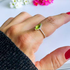 Anel de prata 925 com pedra natural peridoto (A2872) - comprar online