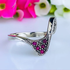 Anel de prata 925 com zircônias vermelhas e marcassitas (A2852) - comprar online