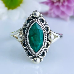 Anel de prata 925 com pedra natural esmeralda (A2743) - comprar online