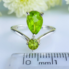 Anel de prata 925 com pedra natural peridoto (A2355) - loja online
