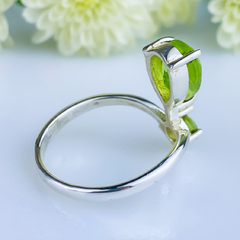 Anel de prata 925 com pedra natural peridoto (A2355) - PRATAdaPEDRA