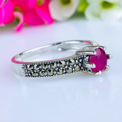 Anel de prata 925 com pedra natural ágata vermelha e marcassita (A2861) - comprar online