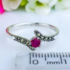 Imagem do Anel de prata 925 com pedra natural ágata vermelha e marcassita (A2858)