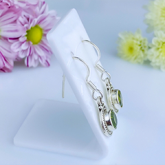 Brincos de prata 925 com pedra natural peridoto (B2159) na internet