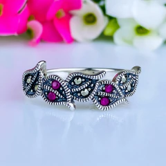 Anel de prata 925 com zircônias vermelhas e marcassitas (A2853)