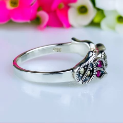 Anel de prata 925 com zircônias vermelhas e marcassitas (A2853) na internet