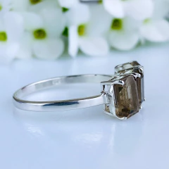 Anel de prata 925 com pedra natural quartzo fumê (A2934) na internet