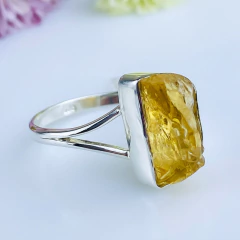 Anel de prata 925 com pedra bruta natural citrino (A2372) - comprar online