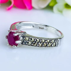 Anel de prata 925 com pedra natural ágata vermelha e marcassita (A2861) - loja online