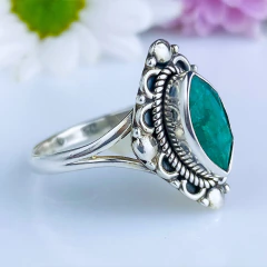 Anel de prata 925 com pedra natural esmeralda (A2743) na internet