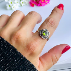 Anel de prata 925 com pedra natural peridoto (A2876)