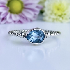Anel de prata 925 com pedra natural topázio azul (A2373)