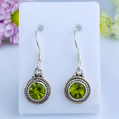 Brincos de prata 925 com pedra natural peridoto (B2159)