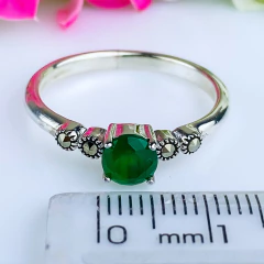 Imagem do Anel de prata 925 com pedra natural ágata verde e marcassita (A2860)