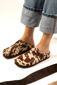 MONET CUERO en internet