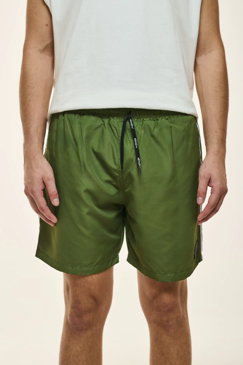 Short Nylon Nephew 2026 Verde - comprar online