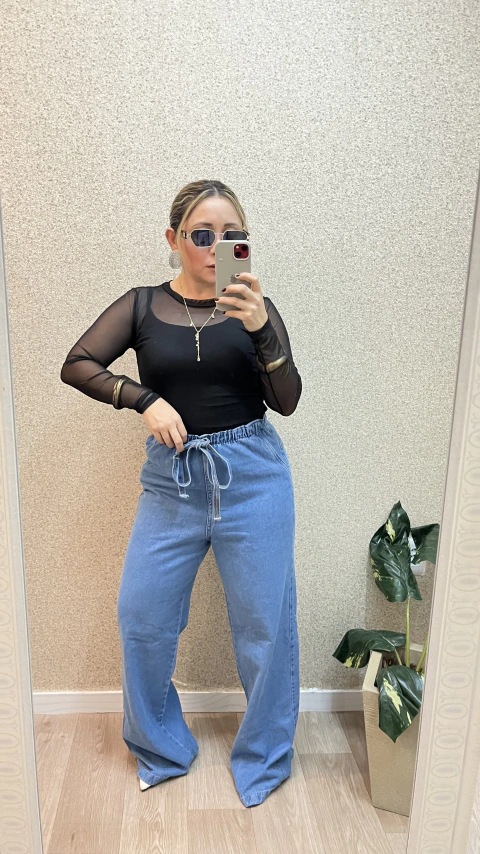 Calça com elástico